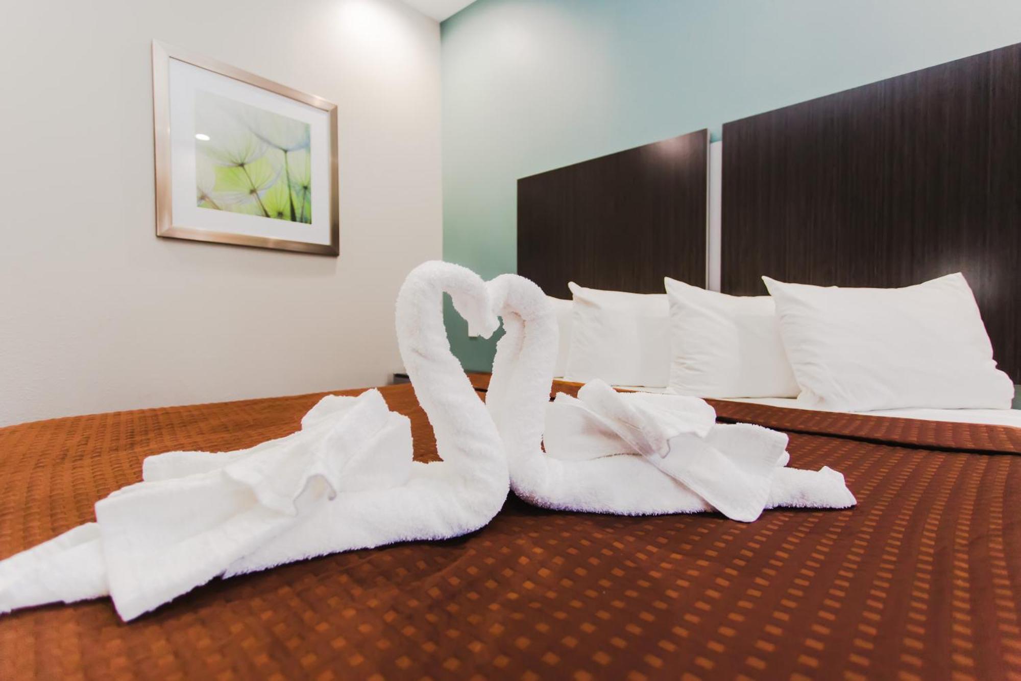 Express Inn - Спринг Екстериор снимка